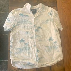 Men’s short sleeve button down